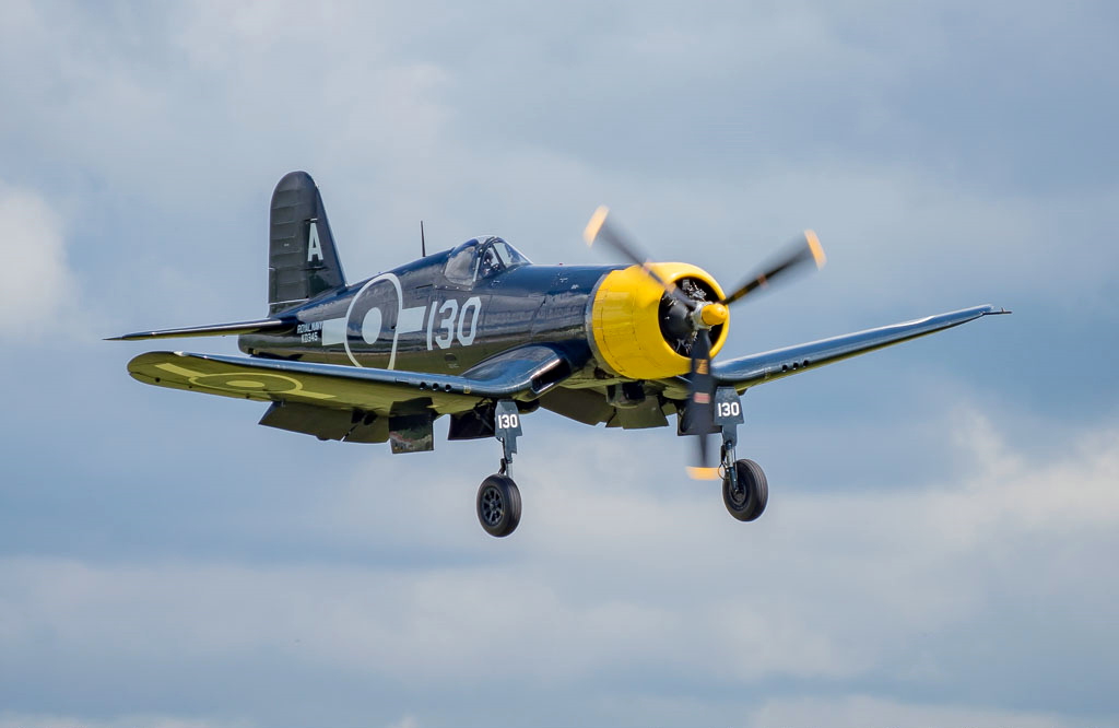 双螺旋桨战斗机,历史、技术特点与现代应用,双螺旋桨战斗机的历史、技术特点与现代应用探索