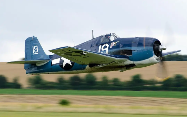 双螺旋桨战斗机,历史、技术特点与现代应用,双螺旋桨战斗机的历史、技术特点与现代应用探索