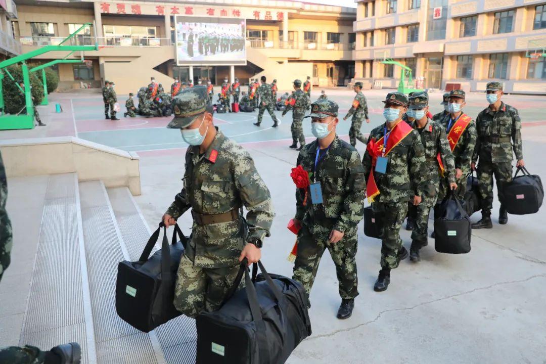 新兵入营感悟体会，挑战与成长的起点，新兵入营感悟，挑战与成长的启航之路