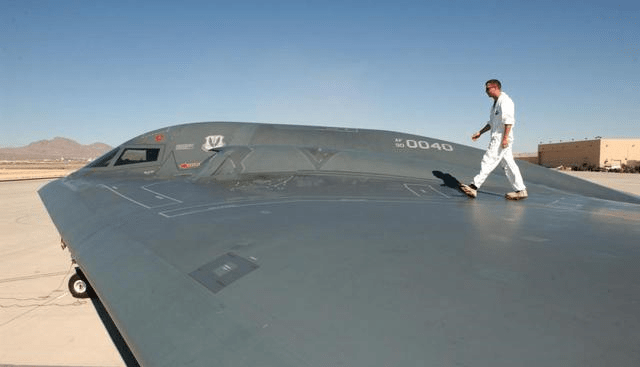 B-2轰炸机设计灵感之源，探索航空领域的艺术与技术融合，B-2轰炸机设计灵感之源，航空艺术技术的融合探索