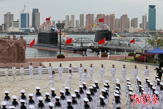青岛海军博物馆军舰介绍，历史的见证者，青岛海军博物馆军舰，历史的见证与介绍