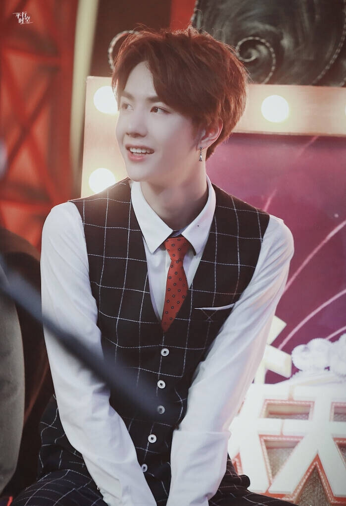 白小姐、王中王与肖中持,一段传奇的故事,白小姐、王中王与肖中持,传奇故事之旅