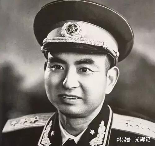 中国人民志愿军司令员兼政治委员,彭德怀率领下的英勇之师,彭德怀率领的中国人民志愿军英勇之师