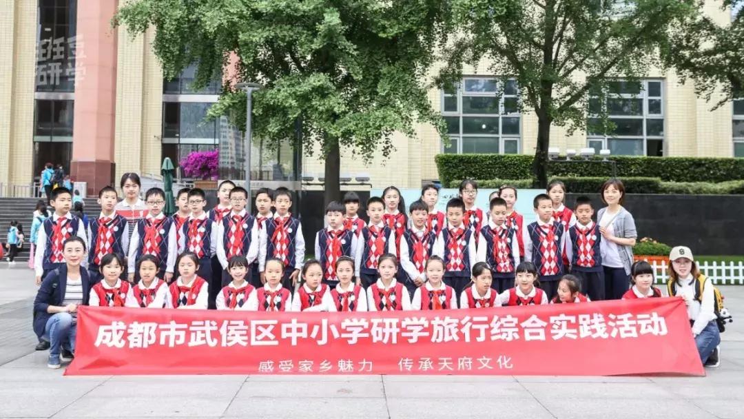 直升机起飞的原理是什么,直升机起飞的原理揭秘