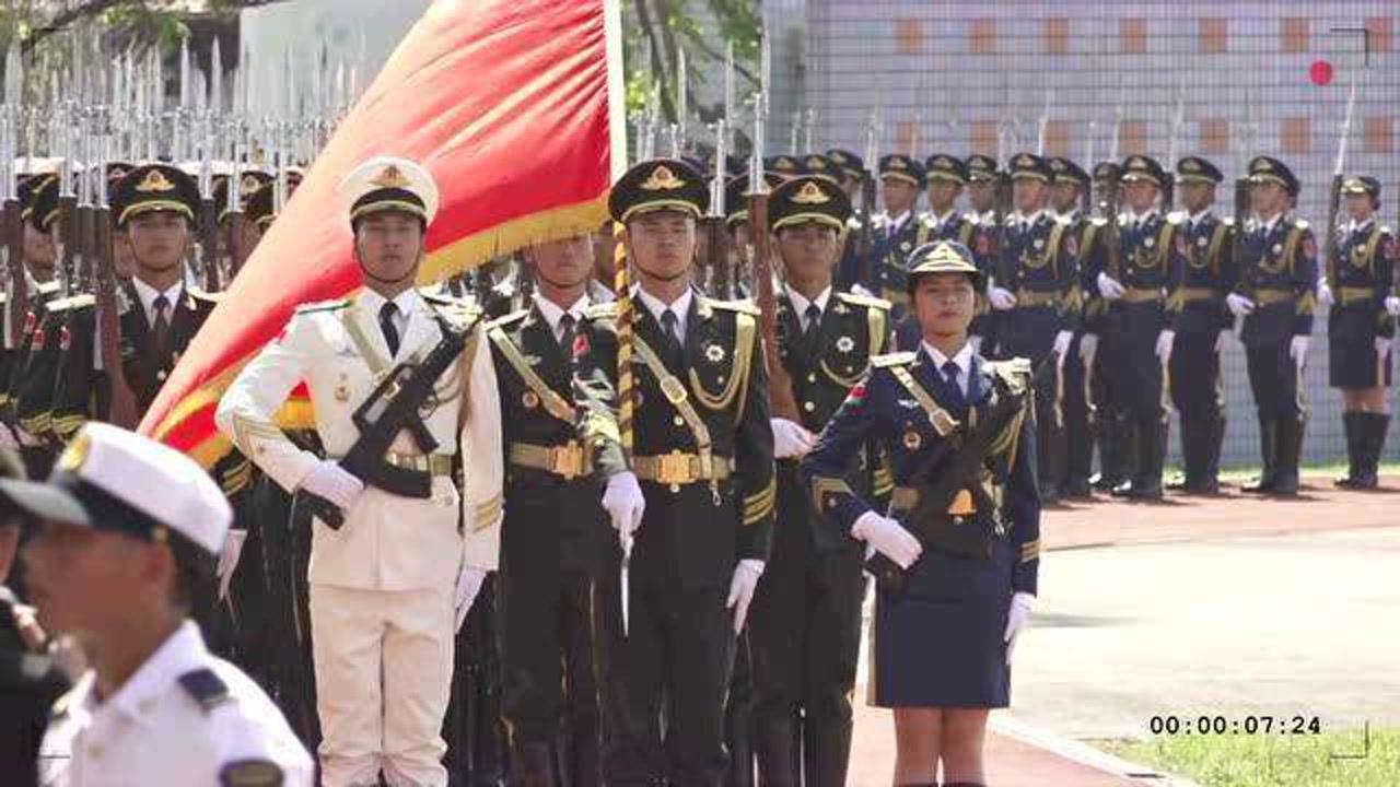 三军仪仗队视频正步，展现荣耀与力量，三军仪仗队正步风采，荣耀与力量的展现