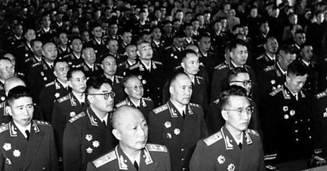 中国人民志愿军总司令——彭德怀的传奇人生,彭德怀,志愿军总司令的传奇人生