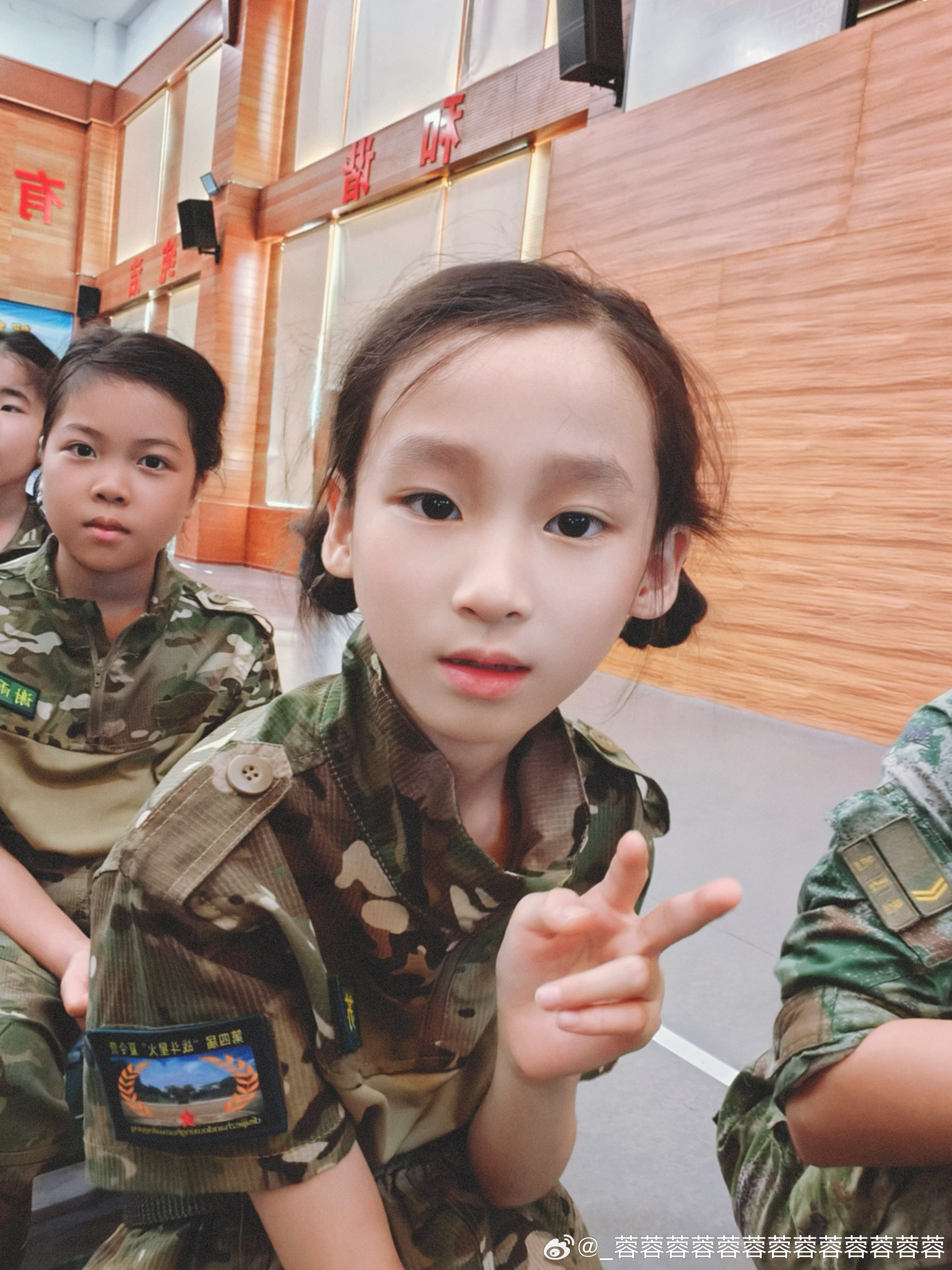 中国小女兵图片大全，展现新时代巾帼英雄的风采，中国小女兵图片大全，展现新时代巾帼英雄风采