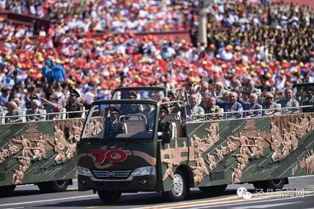 阅兵盛典，现在向我们迎面走来的是英勇的军队，阅兵盛典，英勇军队震撼走来