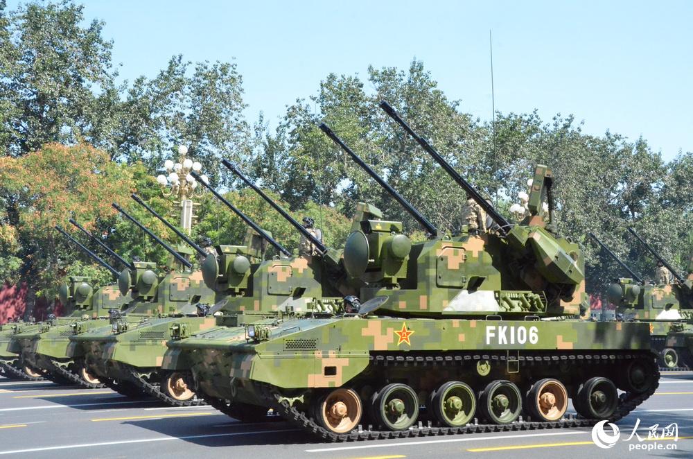 胜利日大阅兵中的高射炮方阵,荣耀与力量的展现,胜利日大阅兵高射炮方阵,荣耀与力量的双重展现