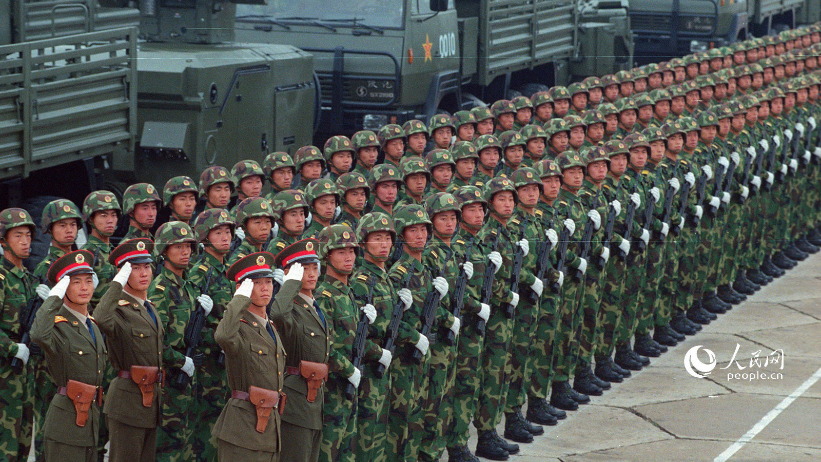 胜利日大阅兵中的高射炮方阵,荣耀与力量的展现,胜利日大阅兵高射炮方阵,荣耀与力量的双重展现