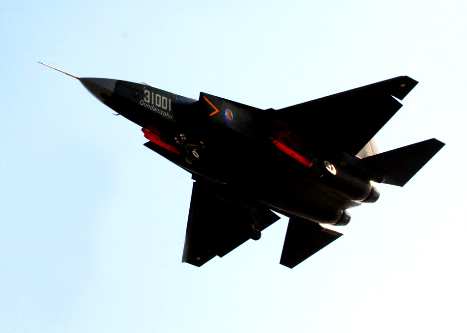 鹘鹰战机现身沈飞机场,展示中国航空工业的崭新力量,沈飞机场展示鹘鹰战机,中国航空工业的新力量亮相