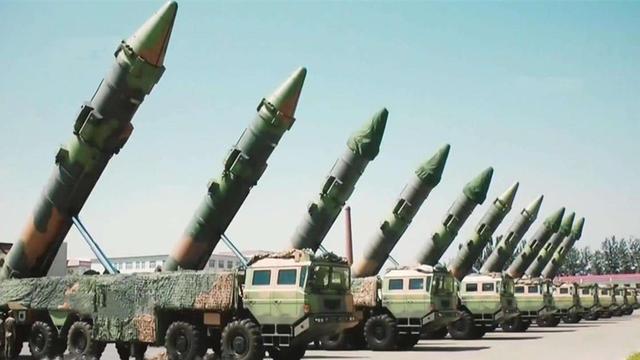 东风导弹家族中的两大重要成员,东风-21D与东风-26导弹的射程分析,东风导弹家族两大成员,东风-21D与东风-26导弹射程深度解析