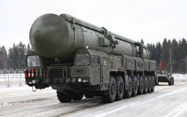 白杨导弹与东风导弹,冷战时代的两大巨擘,冷战时代的两大导弹巨擘,白杨与东风导弹简介