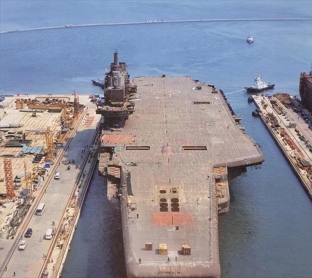 瓦良格号,历史与传奇的交汇点,瓦良格号,历史与传奇的交汇点传奇之旅开启。