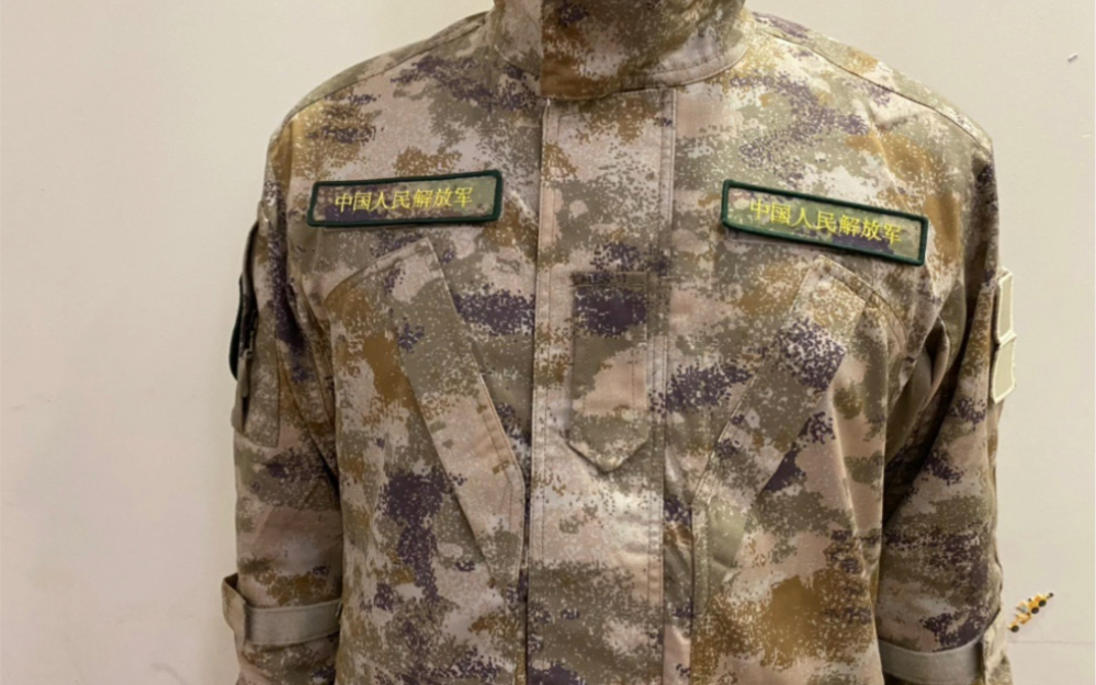 探索时尚前沿，全新设计的19款星空迷彩服，探索时尚前沿，全新设计的星空迷彩服系列亮相！