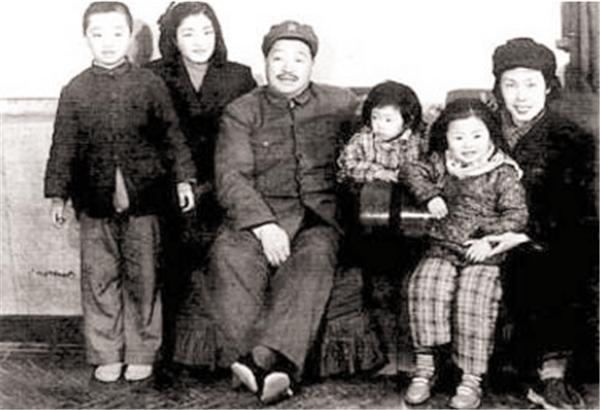 瓦良格号的开启之旅,历史、现状与挑战,瓦良格号,历史现状与挑战的开启之旅