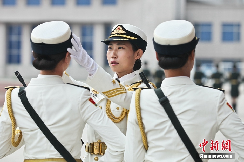 中国人民解放军三军仪仗队中的女兵,荣耀与担当,中国人民解放军三军仪仗队女兵的荣耀与担当