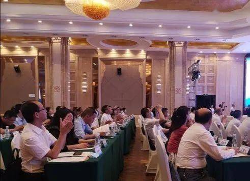 昨天刚刚发生的重大新闻事件,全球科技巨头发布最新创新产品,全球科技巨头发布创新产品,昨日最新重大新闻事件揭晓