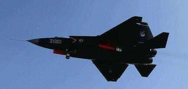 歼击机歼-20的腹鳍设计,解读其背后的技术逻辑与优势,歼-20腹鳍设计深度解析,技术逻辑与优势探讨