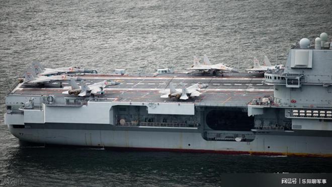 辽宁舰航母编队访问香港,深化军事交流,展现大国风采,辽宁舰航母编队访港,深化军事交流,彰显大国风采