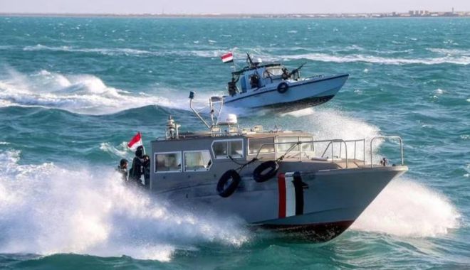 美军舰红海遇袭,事件背景、影响与后续分析,美军舰红海遇袭事件,背景、影响与后续分析揭秘