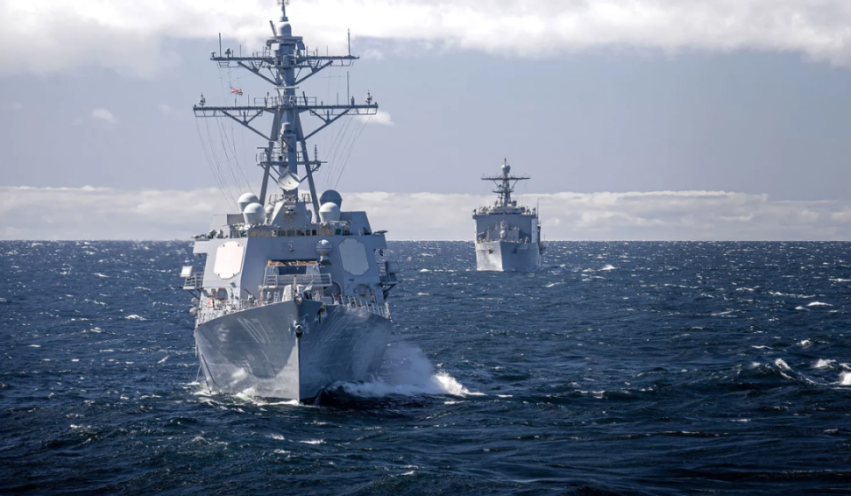 美军舰红海遇袭,事件背景、影响与后续分析,美军舰红海遇袭事件,背景、影响与后续分析揭秘