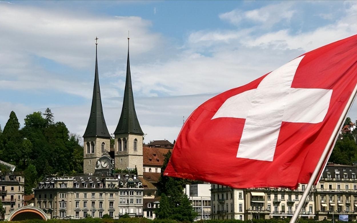 美俄开战中国会帮助俄罗斯吗,多重因素下的国际局势分析,多重因素下的国际局势,美俄开战中国是否会援助俄罗斯?深度分析。