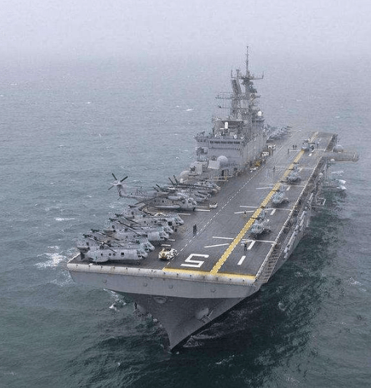 黄蜂级两栖攻击舰的退役时间,考量因素与未来展望,黄蜂级两栖攻击舰的退役考量与未来展望