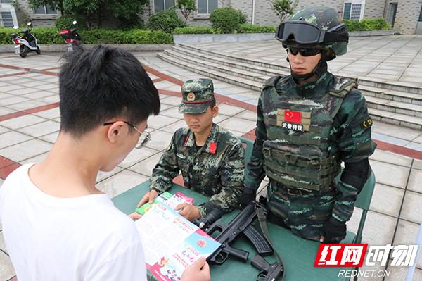 荣耀与担当,2019中国武警征兵宣传片深度解析,荣耀与担当,2019中国武警征兵宣传片全面解析