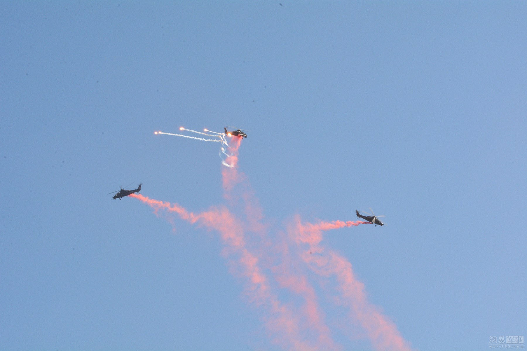 直-19飞行表演，展现空中力量的魅力，直-19飞行表演，展现空中力量的震撼魅力