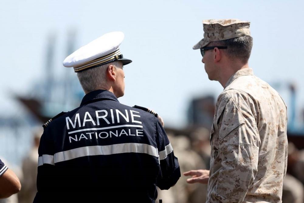 黄蜂级两栖攻击舰满载排水量，揭示强大的战斗力与多功能性，黄蜂级两栖攻击舰满载排水量背后的强大战斗力与多功能性揭秘