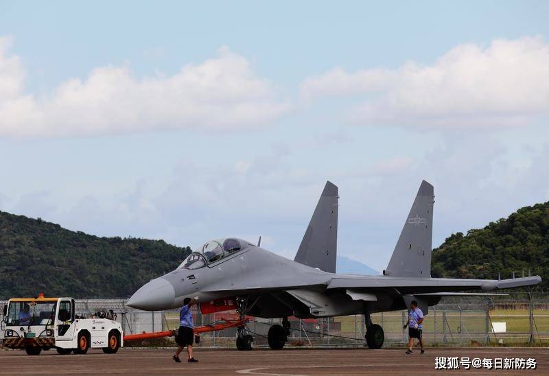 珠海航展首款战机,翱翔天际的明珠之光,珠海航展首款战机,明珠之光翱翔天际