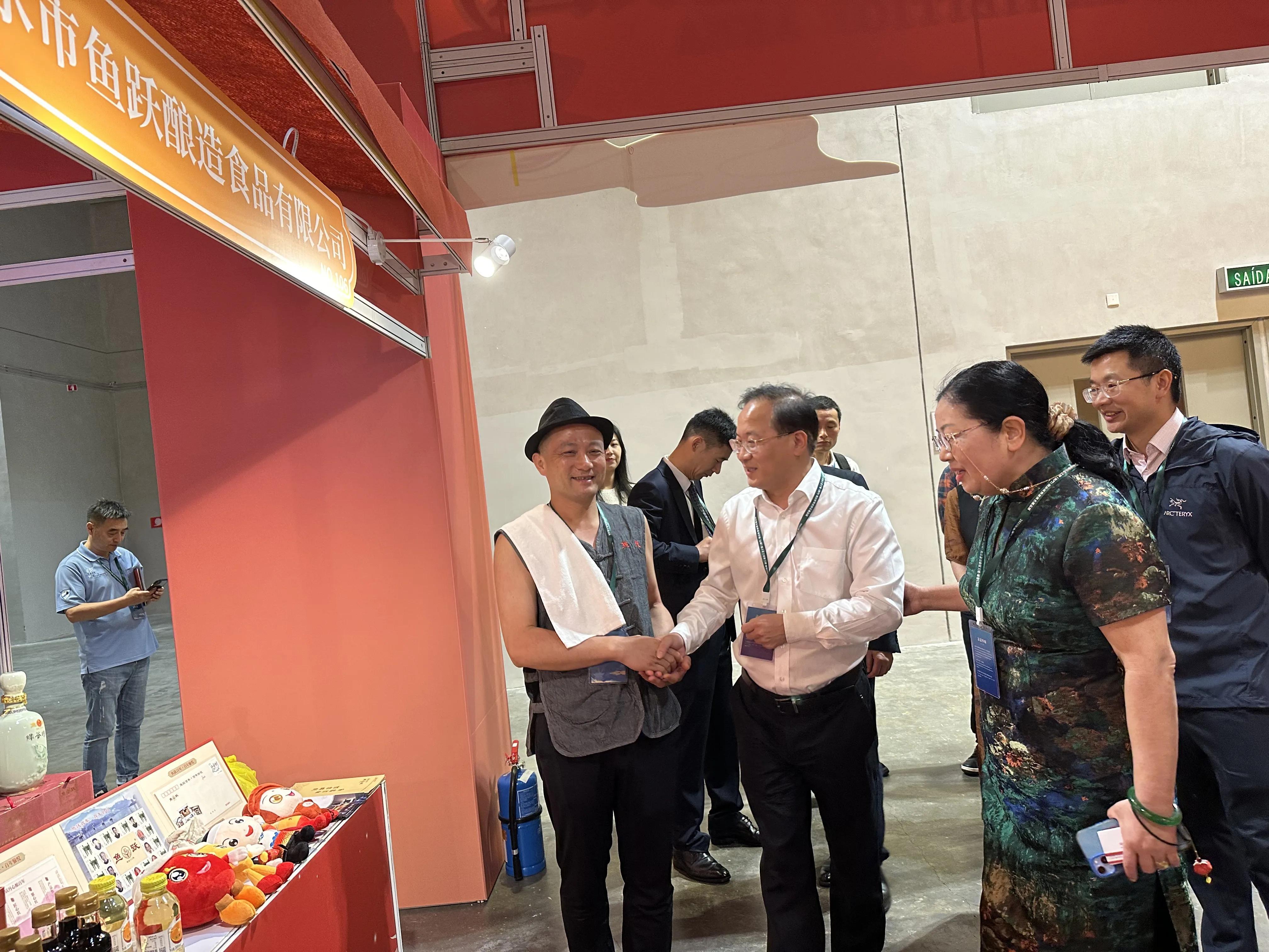 揭秘澳门六开彩结果背后的秘密,一场数字与命运的博弈,澳门六开彩结果揭秘,数字博弈与命运之轮的背后真相