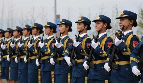 中国女兵仪仗队的尴尬与挑战，中国女兵仪仗队面临的尴尬与挑战