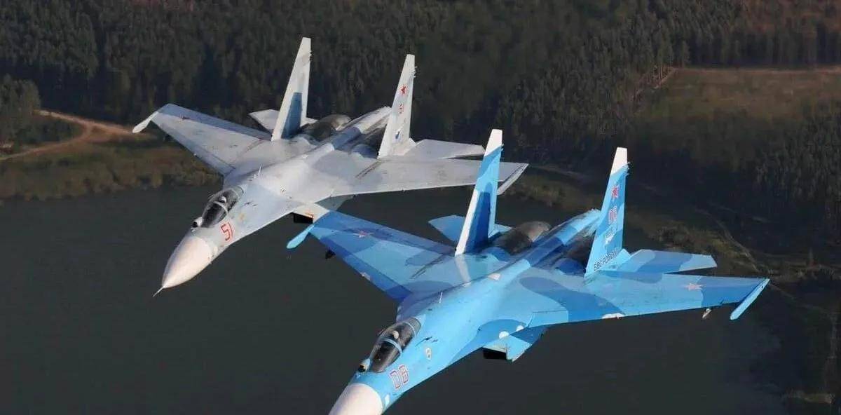 苏-27战斗机与中国的相遇,一段跨越时空的军贸佳话,苏-27战斗机与中国,跨越时空的军贸情缘