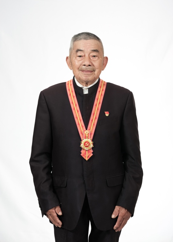 致敬英雄,2022年七一勋章获得者的荣耀与担当,致敬英雄,七一勋章获得者荣耀与担当的辉煌时刻(2022年)