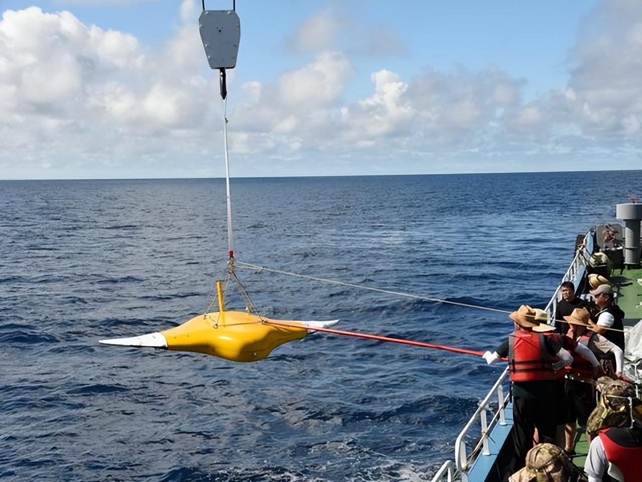 航母下水仪式完整视频,展现国家力量与荣耀的瞬间,航母下水仪式全程实录,国家力量与荣耀的辉煌瞬间