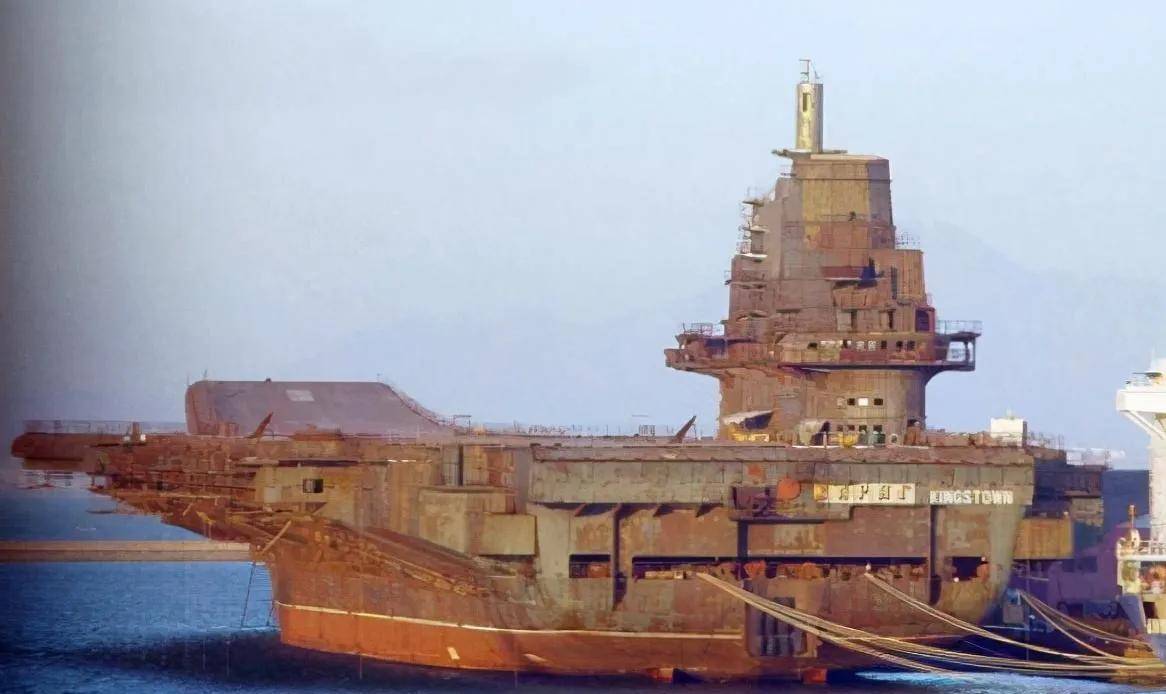 瓦良格号,时代的过客,不再续役的可能,瓦良格号,时代过客的身份,未来续役的不确定性