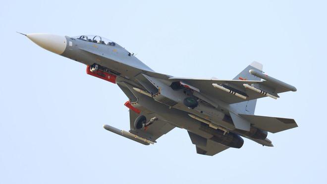 苏-30战斗机的卓越性能与多用途能力，苏-30战斗机的卓越性能与多功能实力