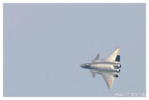 歼-11B与苏-35,两种先进战斗机的性能比较,歼-11B与苏-35性能深度对比,谁更胜一筹?