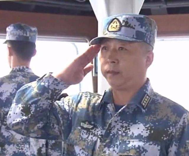 辽宁舰长军衔，荣耀与责任的象征，辽宁舰长军衔，荣耀与责任的标志