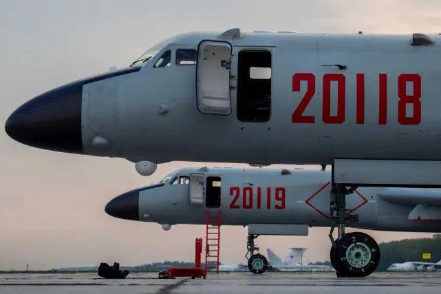 轰6K与B-52,空中巨无霸的对比与探析,轰6K与B-52,空中巨无霸对比探析