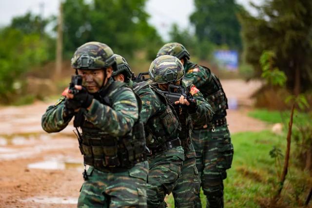 武警去特战之路,挑战与机遇并存,武警特战之路,挑战与机遇并存
