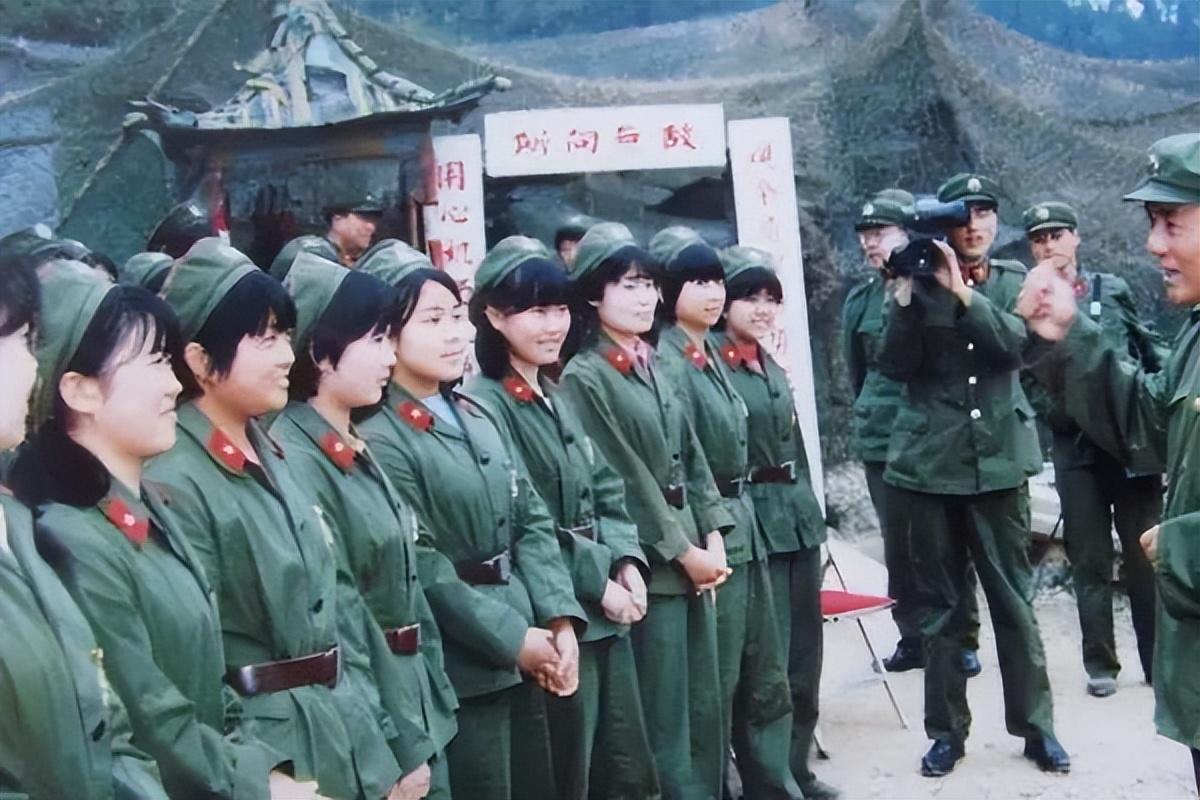 中国女兵照片全集,展现铿锵玫瑰的英勇风采,中国女兵照片全集,展现铿锵玫瑰的英勇风采与力量