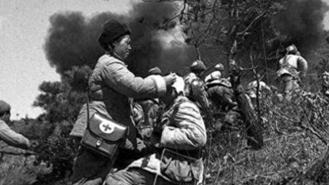 中国人民志愿军在伟大领袖的带领下,中国人民志愿军在伟大领袖的领导下奋勇抗战