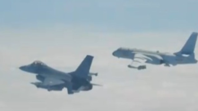 台军战机锁定轰-6K与歼-16,空中力量的新挑战与战略考量,台军面临新挑战,战机锁定轰-6K与歼-16,空中力量战略考量紧迫