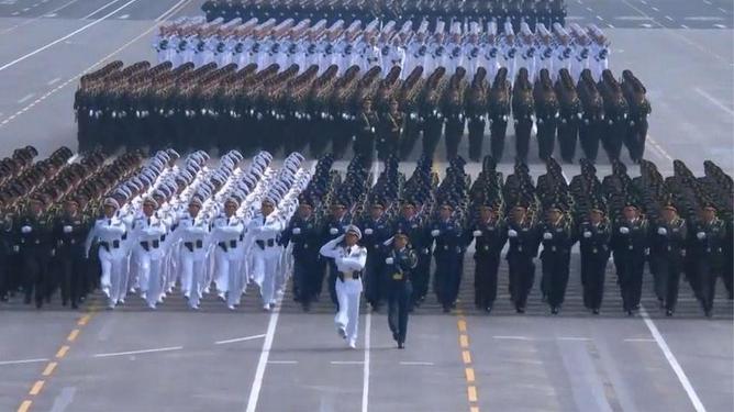 中国阅兵的外国人点评，一种国际视角下的深度解读，国际视角下的深度解读，外国人对中国的阅兵点评