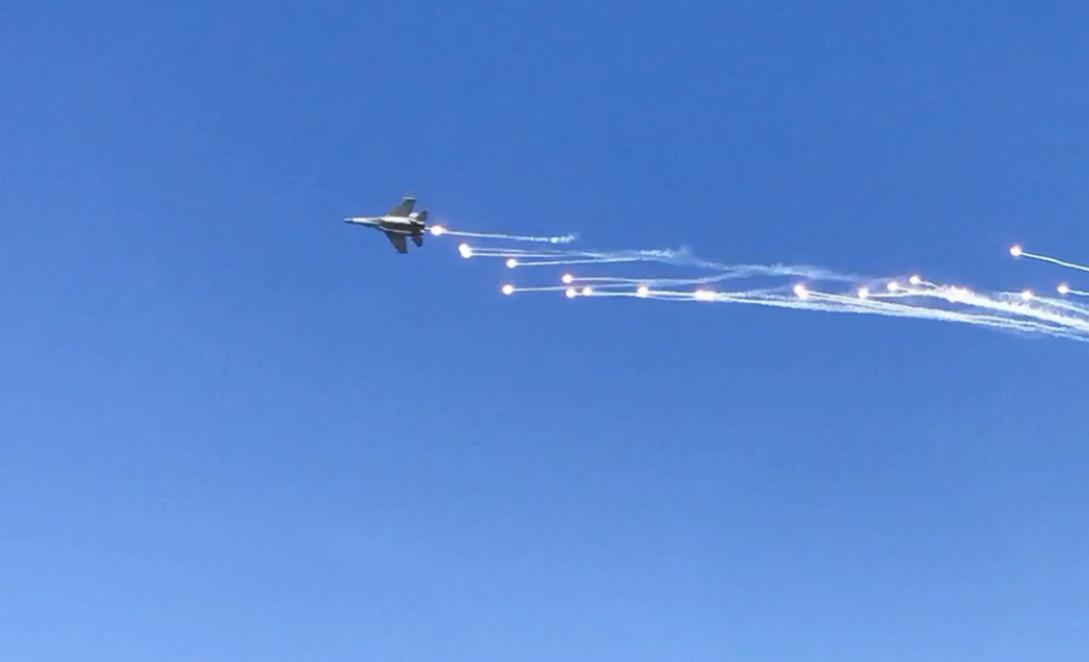 歼-15着舰,中国海军航空兵力量的崭新篇章,歼-15着舰,中国海军航空兵力量崭露头角的新篇章