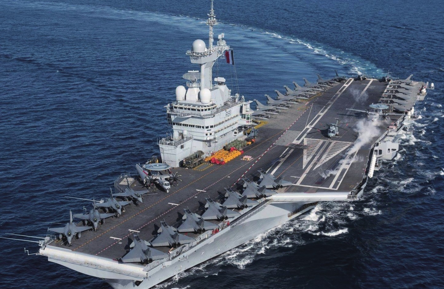 航空母舰,海洋霸主的崛起与未来展望(txt版),航空母舰,海洋霸主的崛起与未来展望(全文本)