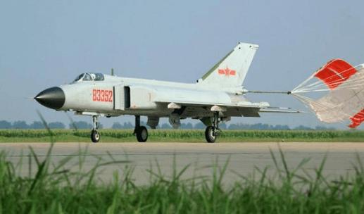 歼8多用途战斗机,中国空军力量的璀璨明珠,歼8多用途战斗机,中国空军力量的璀璨代表